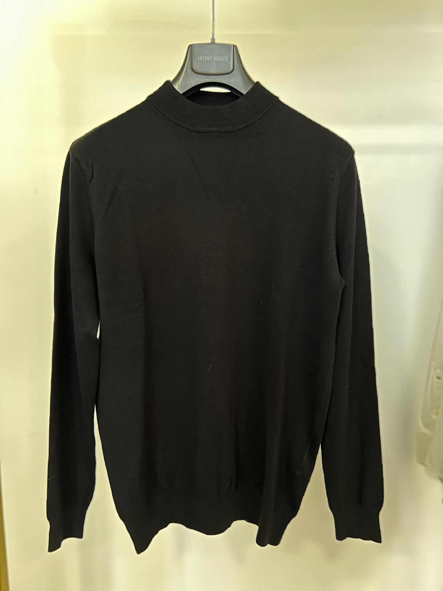 Camisola Gola Subida – Preto – Antony Morato