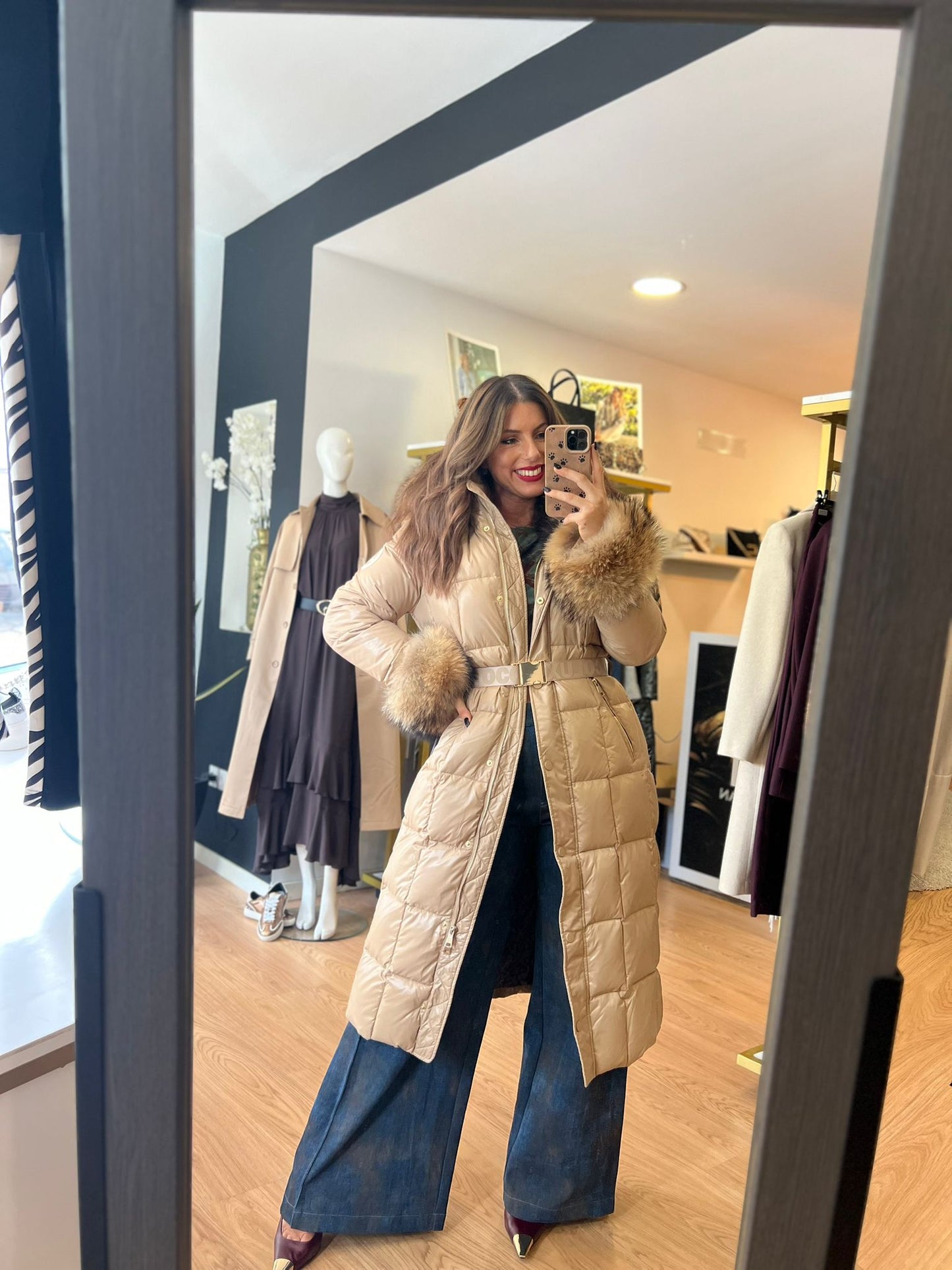 Casaco Bege com Pormenores em Pêlo