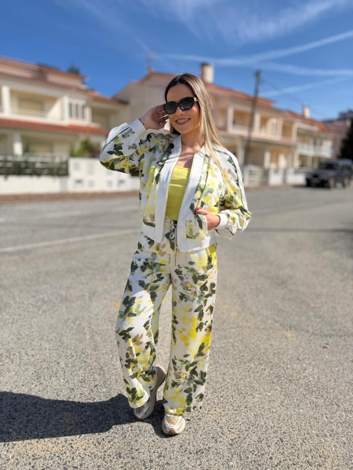Conjunto Floral Premium com Bomber Reversível