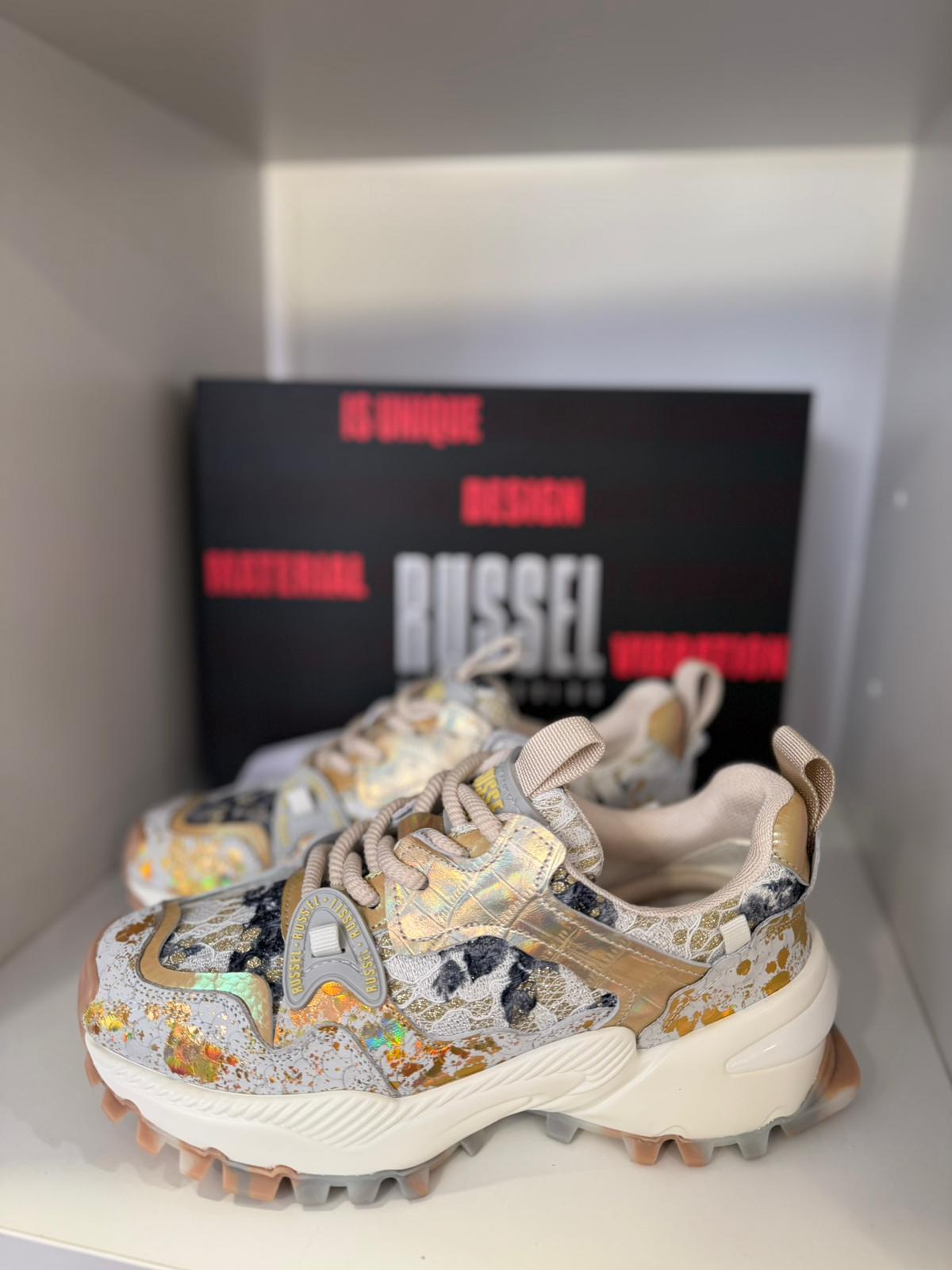 Sapatilha Russel Matos Paola Bege