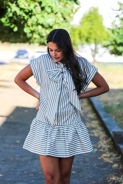 Vestido camisa oversized com riscas