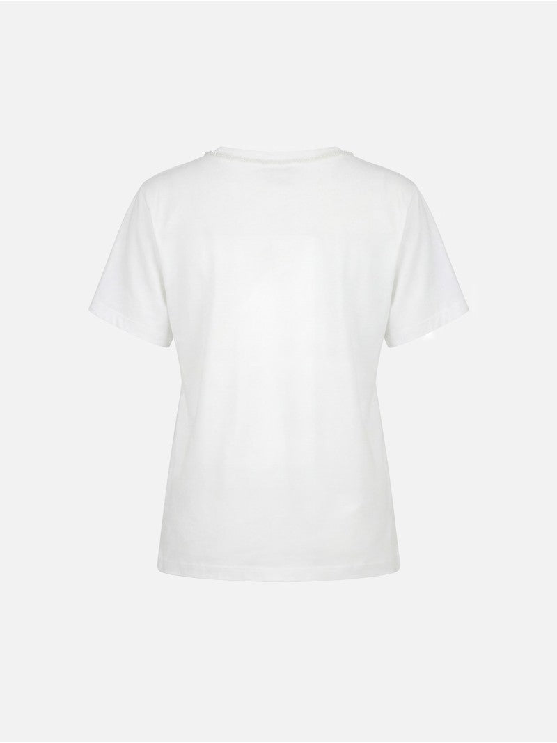 T-shirt em algodão com missangas na gola