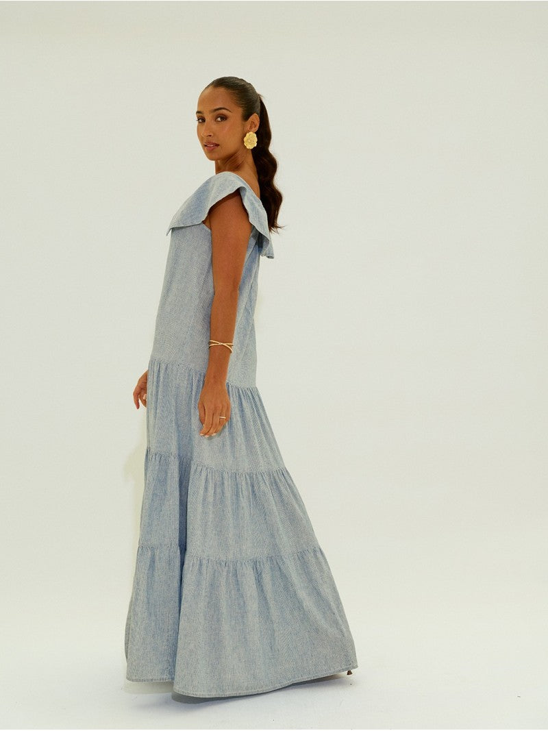 Vestido comprido em linho com decote quadrado