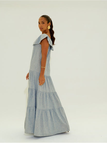 Vestido comprido em linho com decote quadrado