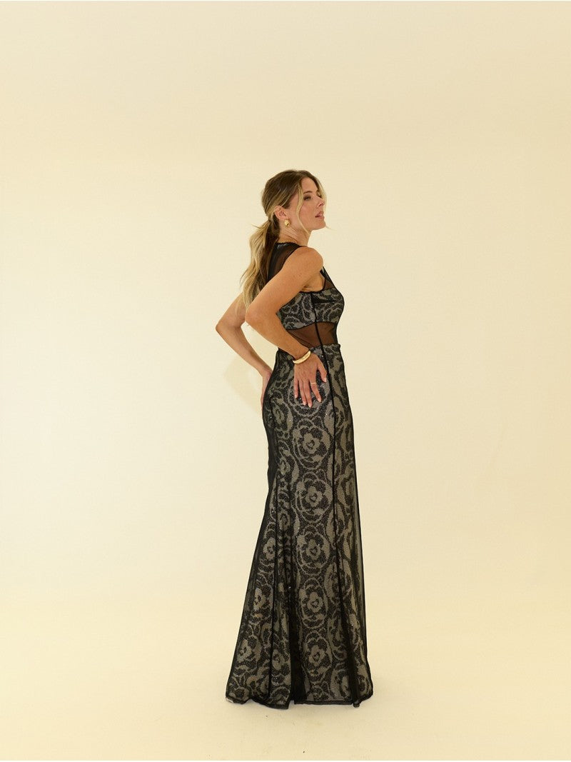 Vestido comprido estampado com tule