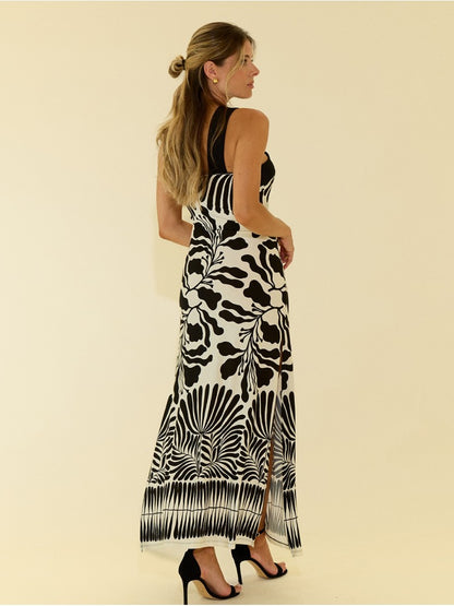 Vestido estampado em malha com rachas laterais